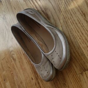 (EU40) Josef Seibel Comfortable Leather Flats Neutral Minimalist European